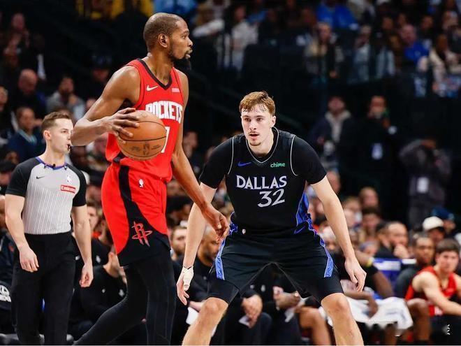 弗拉格真让基德他给练出来了，现在技术完成度有点可怕啊，刚进入联盟时打控卫还说他各