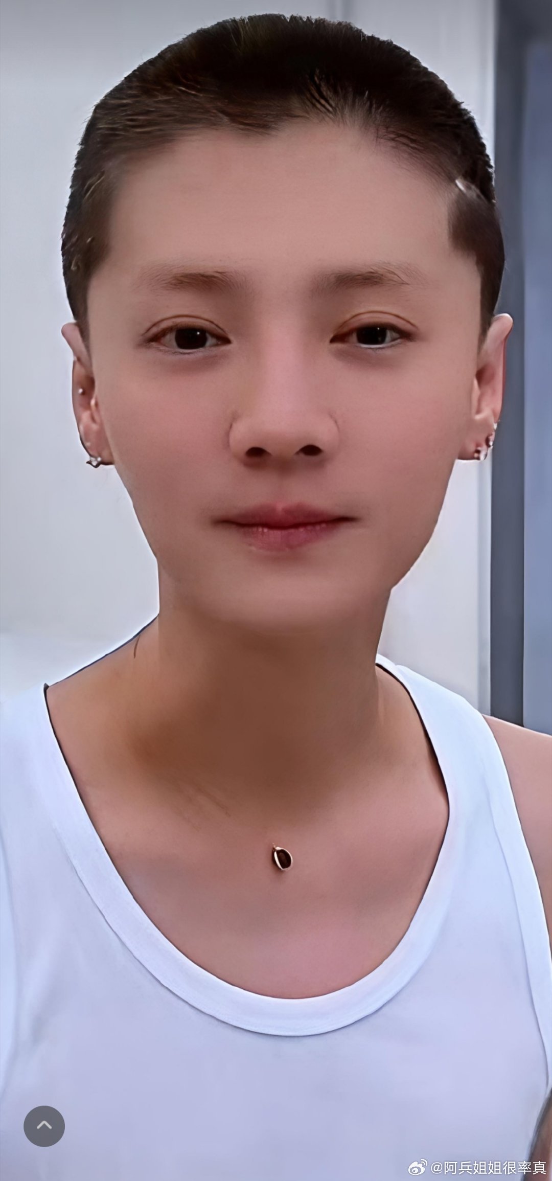 鹿晗gapday音乐节全世界最帅的老板守护是最长情的告白。 时光为证，真心为凭。