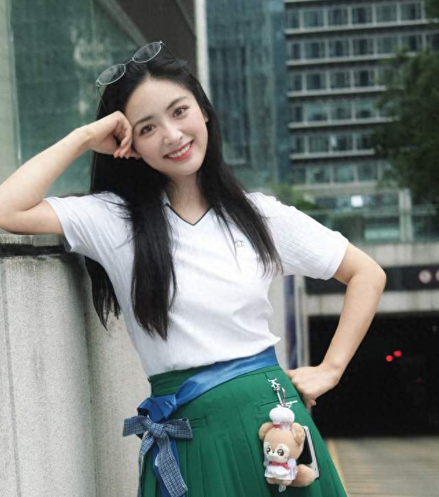 就很吃她的颜，太美了，我的纯天然大美女沈月