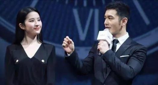 刘亦菲和黄晓明再度合作，小龙女与杨过，值得回味！新剧值得期待！
 最美小龙女🥰