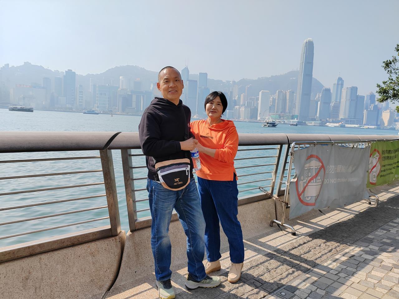 【星光大道】这里是为表扬香港电影界的杰出人士的特色景点。