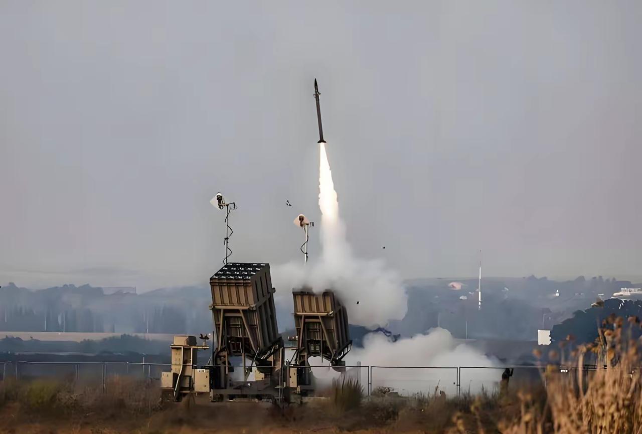 伊朗称向美林肯号航母发射导弹 伊朗又搞大动作！当地时间25日，伊军方通报已发射导