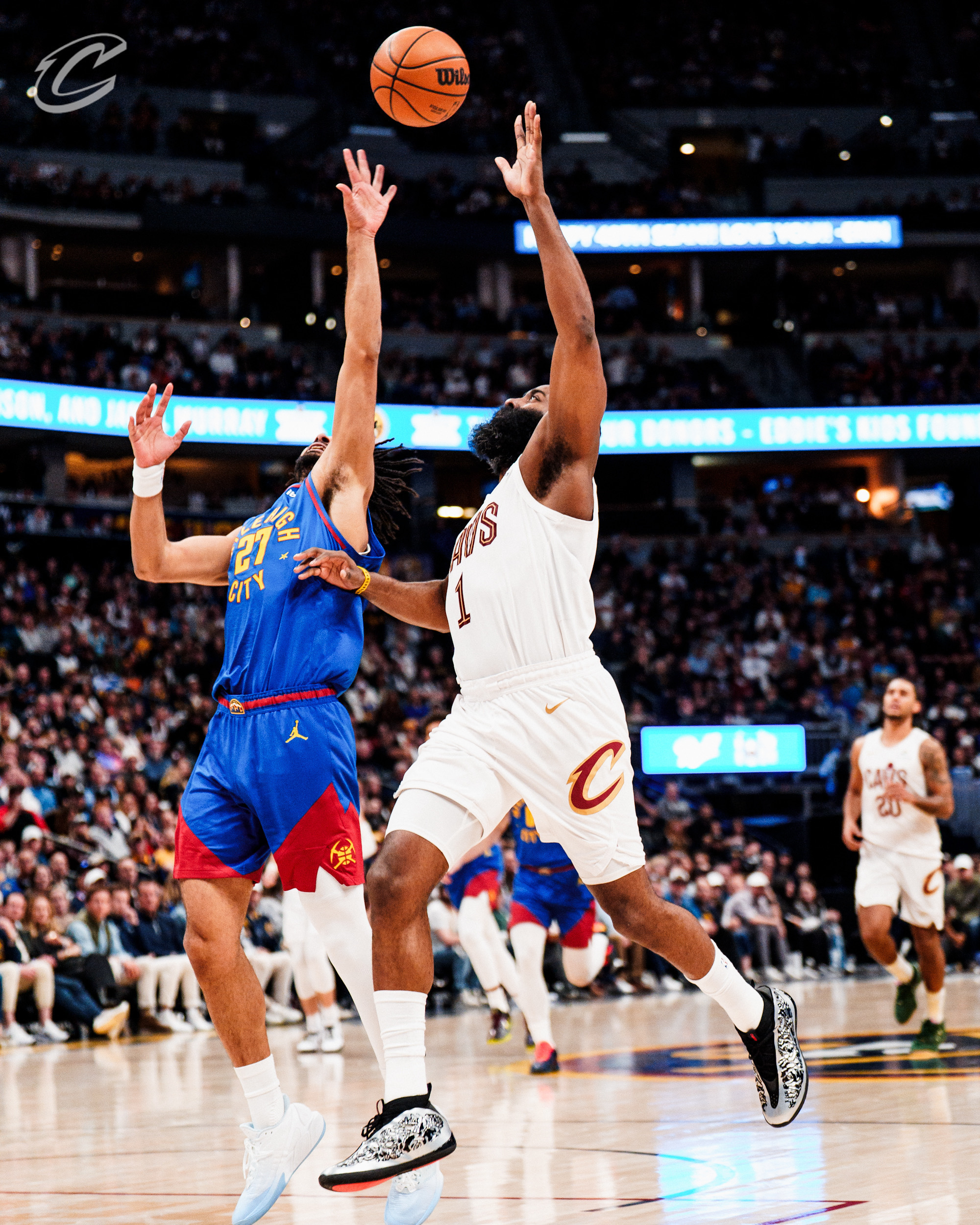 骑士第四节末连续的米切尔 哈登 阿伦三人pin down 阿伦连续吃饼掘金没有戈