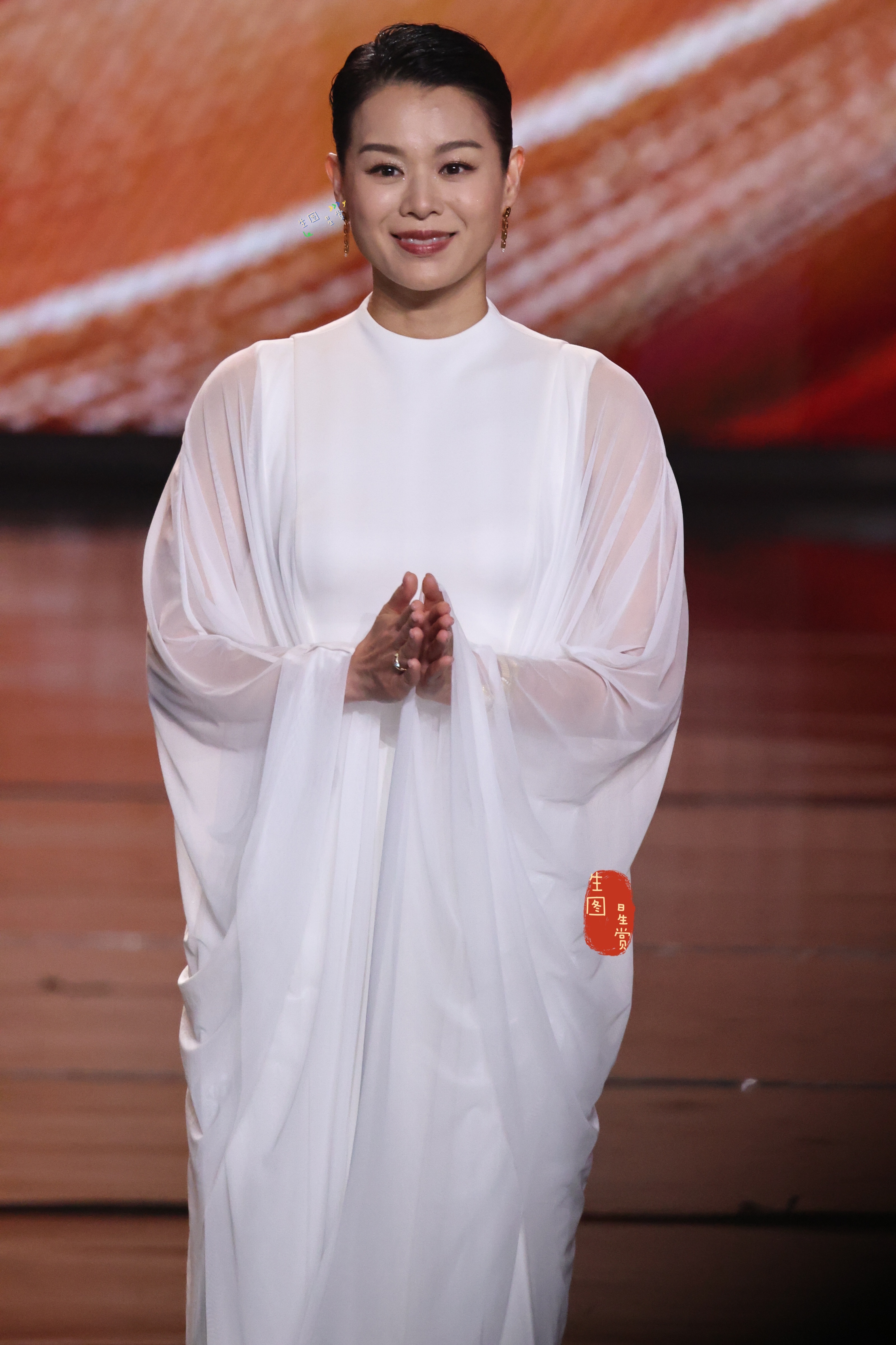 胡杏儿电视剧盛典内场出图岁月沉淀出的优雅中国电视剧年度盛典