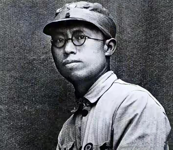 1946年哈尔滨，后勤部发现日军仓库堆满上万双崭新军靴，罗荣桓一句话让所有人愣住