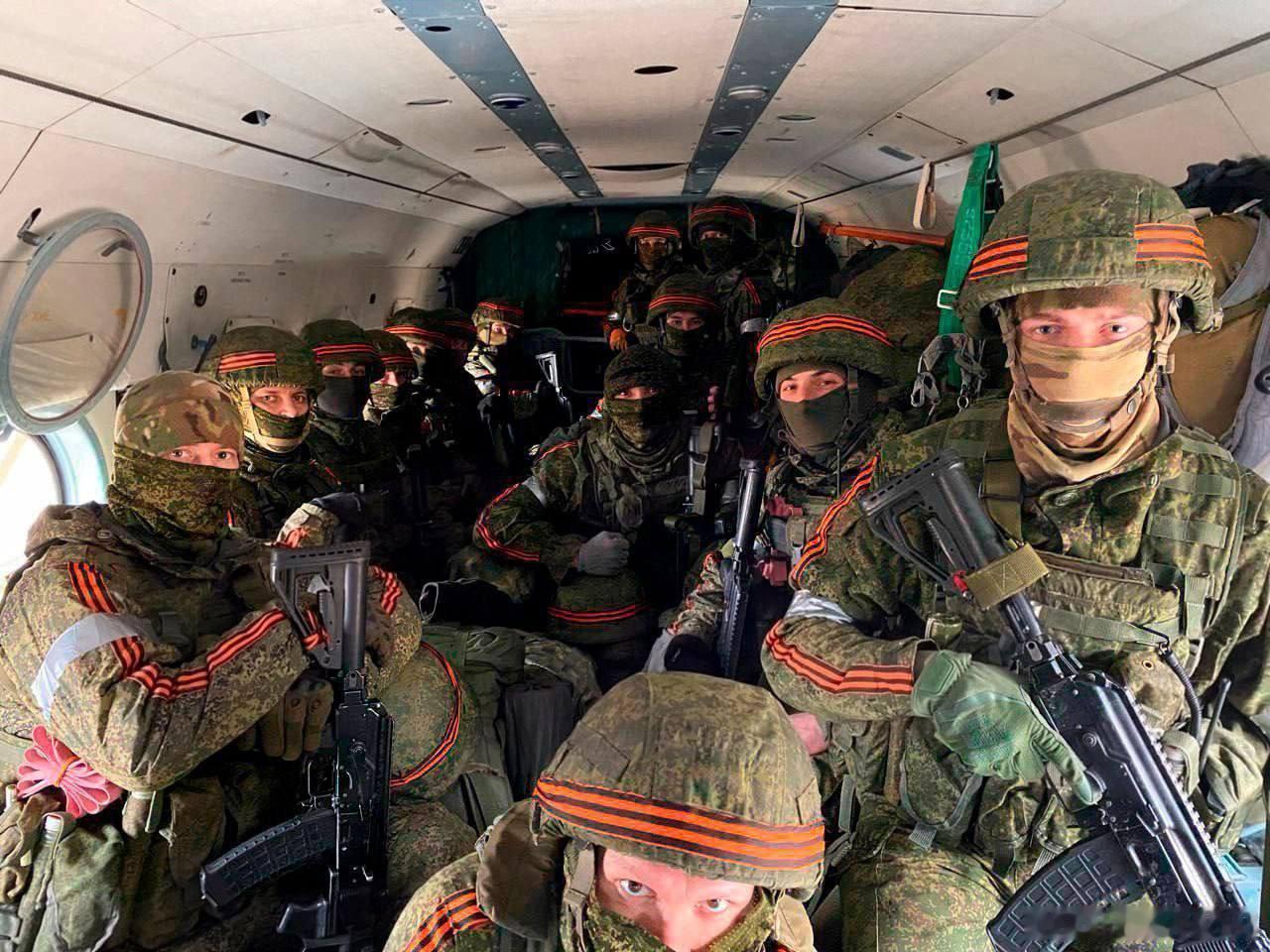 特别军事行动四周年，即将在霍斯托梅机降的大递vdv。他们当然没有想到，下去就全部