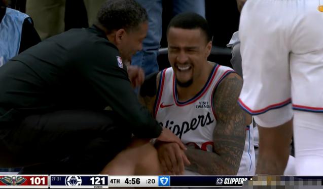 在昨天快船主场迎战鹈鹕的比赛中，发生了特别让人揪心的一幕。当时比赛进行到了第四节