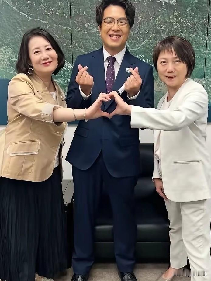 “从头到尾要改变现状的只有中国，而印太战略就是要吓阻中国改变现状”
这个岛上的沈
