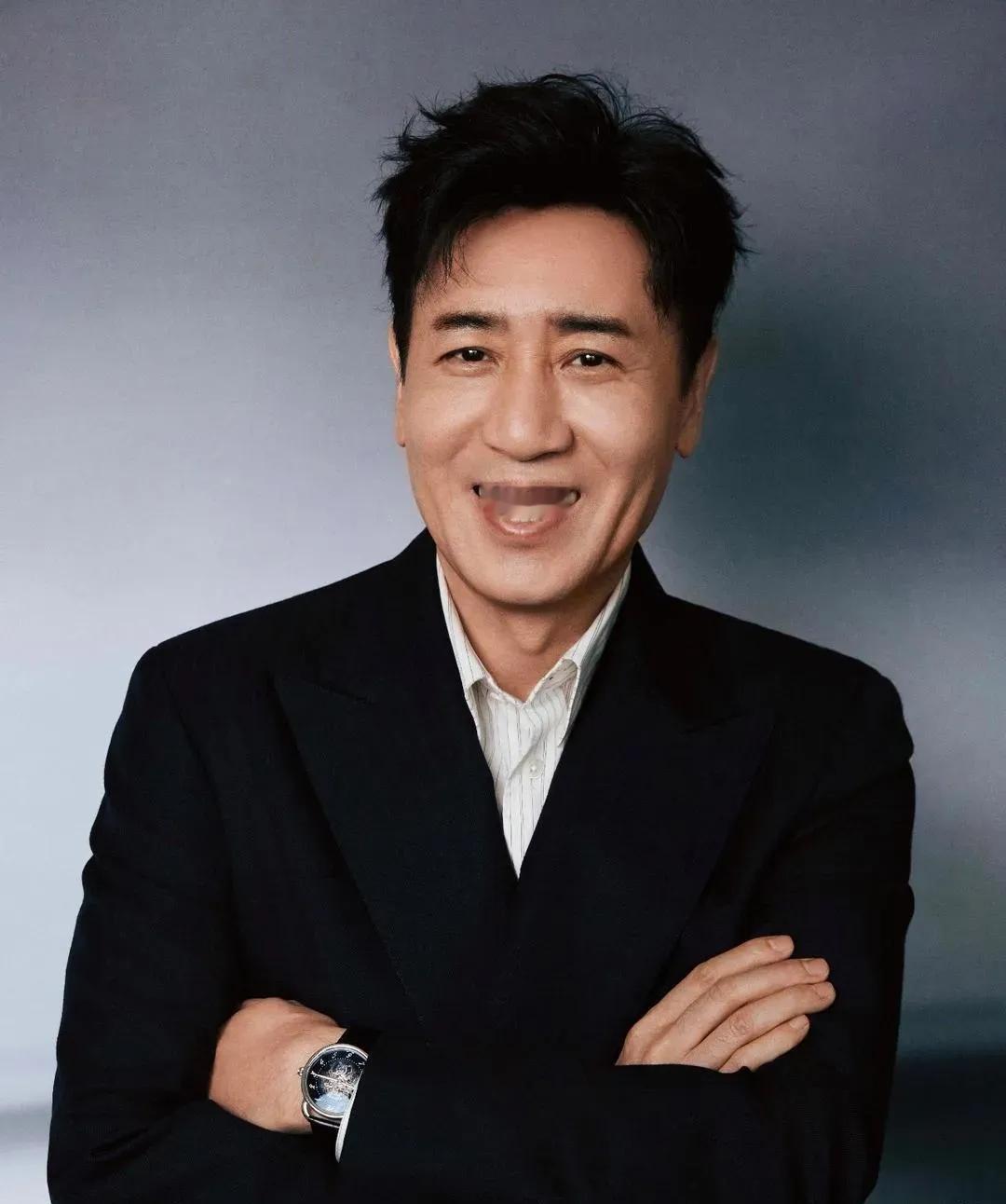 演员于和伟说：“我女儿今年17岁，平时根本不怎么理我。有时候我给她发微信，就跟等