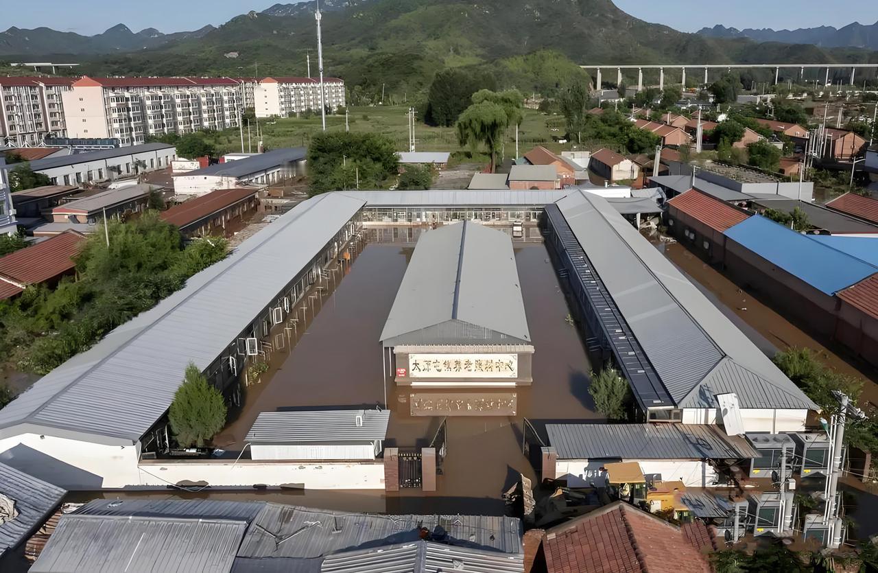 北京市密云区太师屯镇养老照料中心上了热搜，人们在痛心之余，也很奇怪为什么会有这么
