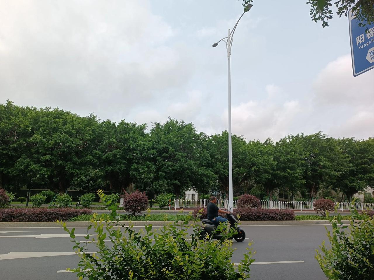 随手拍的风景
山清水秀
风景优美
散散步
锻炼锻炼
减减压
心情豁然开朗
[爆竹