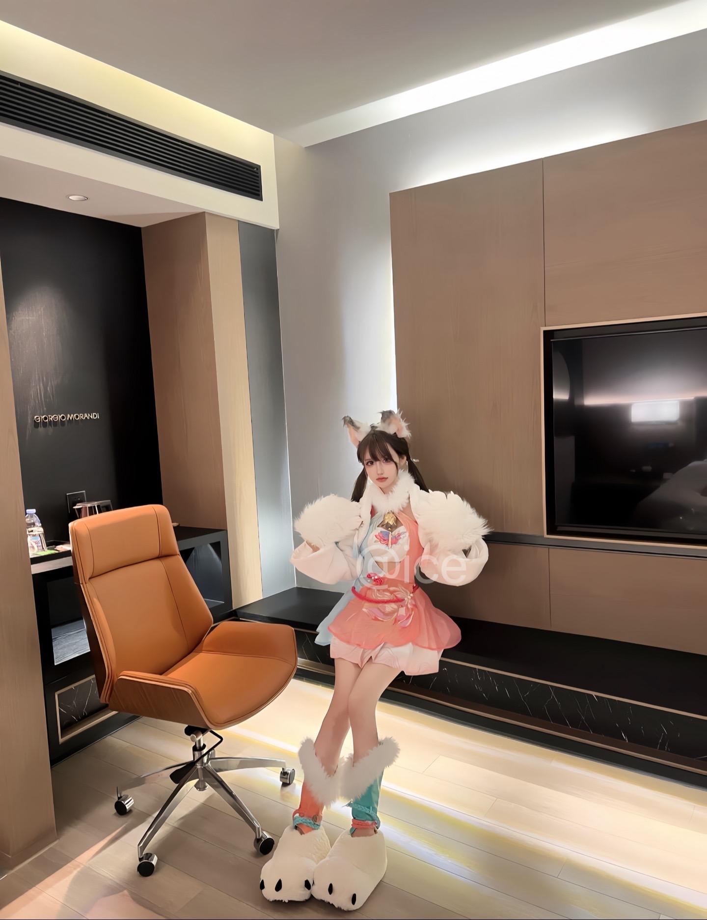 喵沈妙腓腓cos