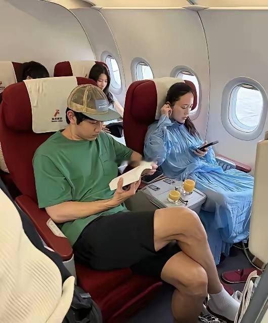 明星夫妇形同陌路，你玩手机我看书，这对相差19岁的姐弟恋，还能坚持下去吗？ ​​