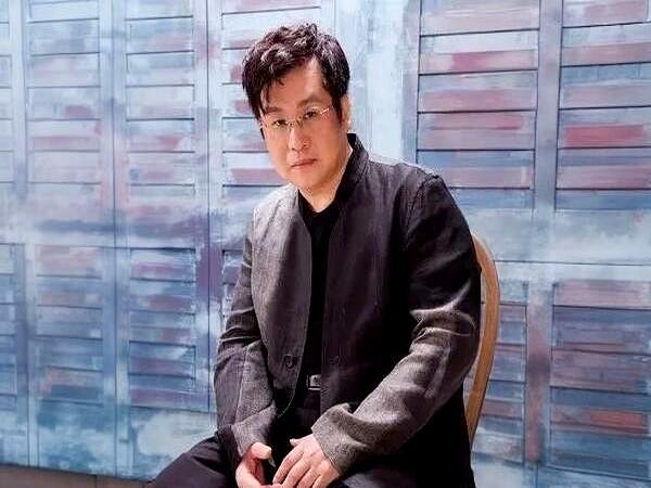 机场视频一出，他立刻低头认错

10月27日凌晨，郑智化把“连滚带爬”四个字删了