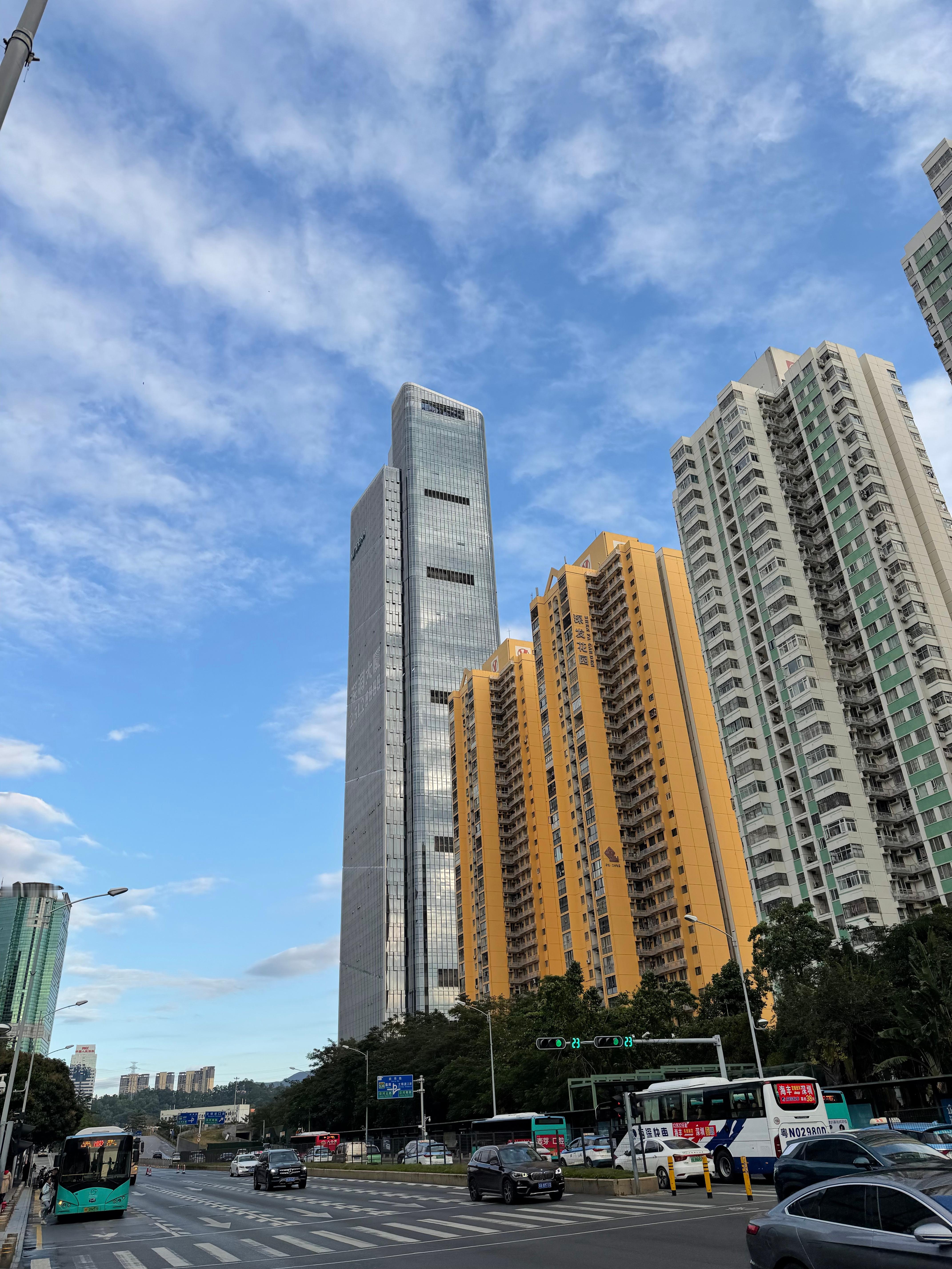 上一次来黄贝岭，好像还是2017年……各位圣诞夜如何度过？ 深圳·东门步行街(新