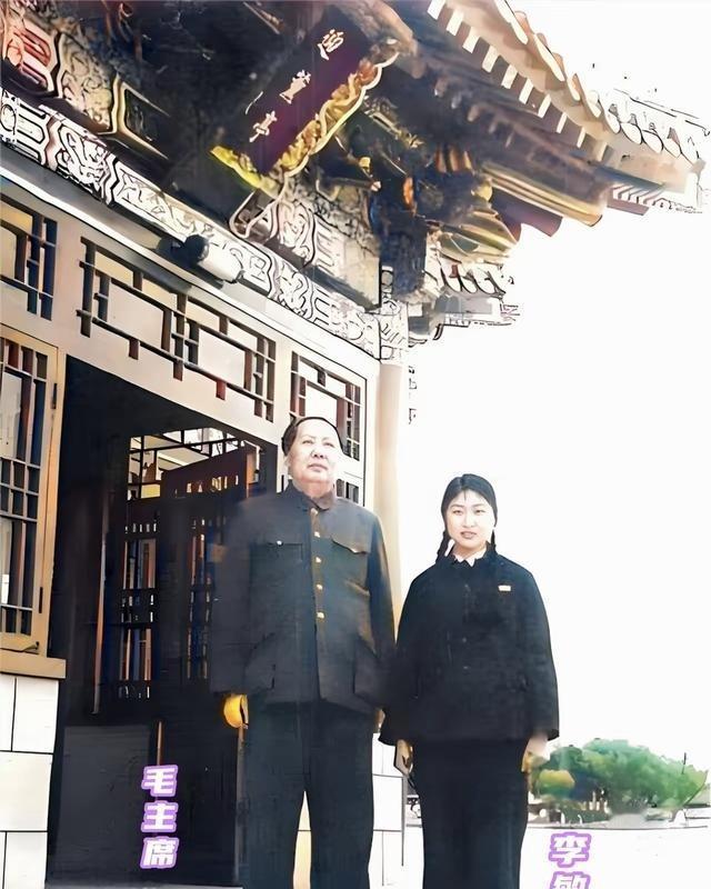 1951年寒假，在中南海，李敏迟疑着开口：“爸爸，我想回 上海 看妈妈……”她知