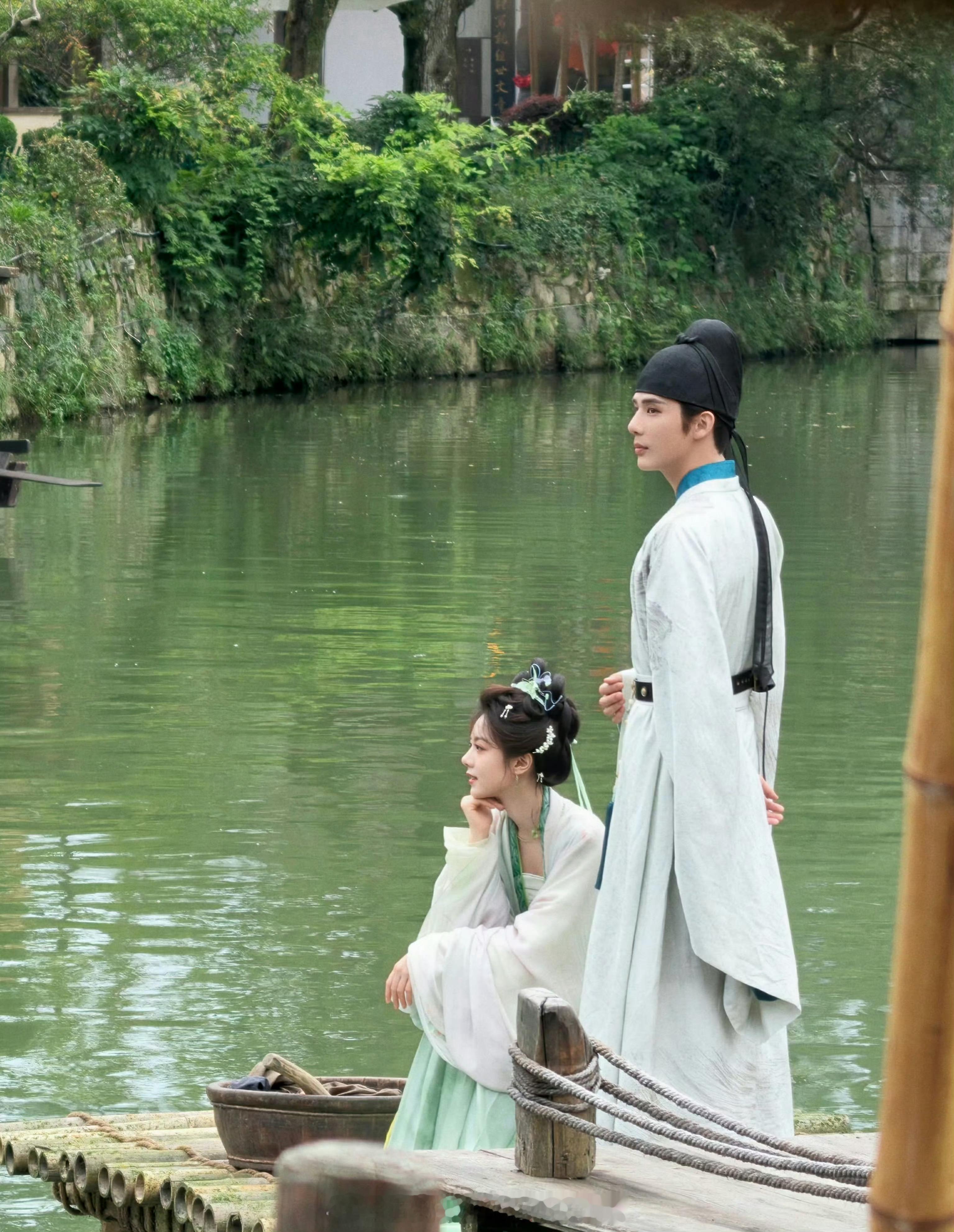 赵今麦、王安宇《一念江南》同框路透，江南烟雨才子佳人！