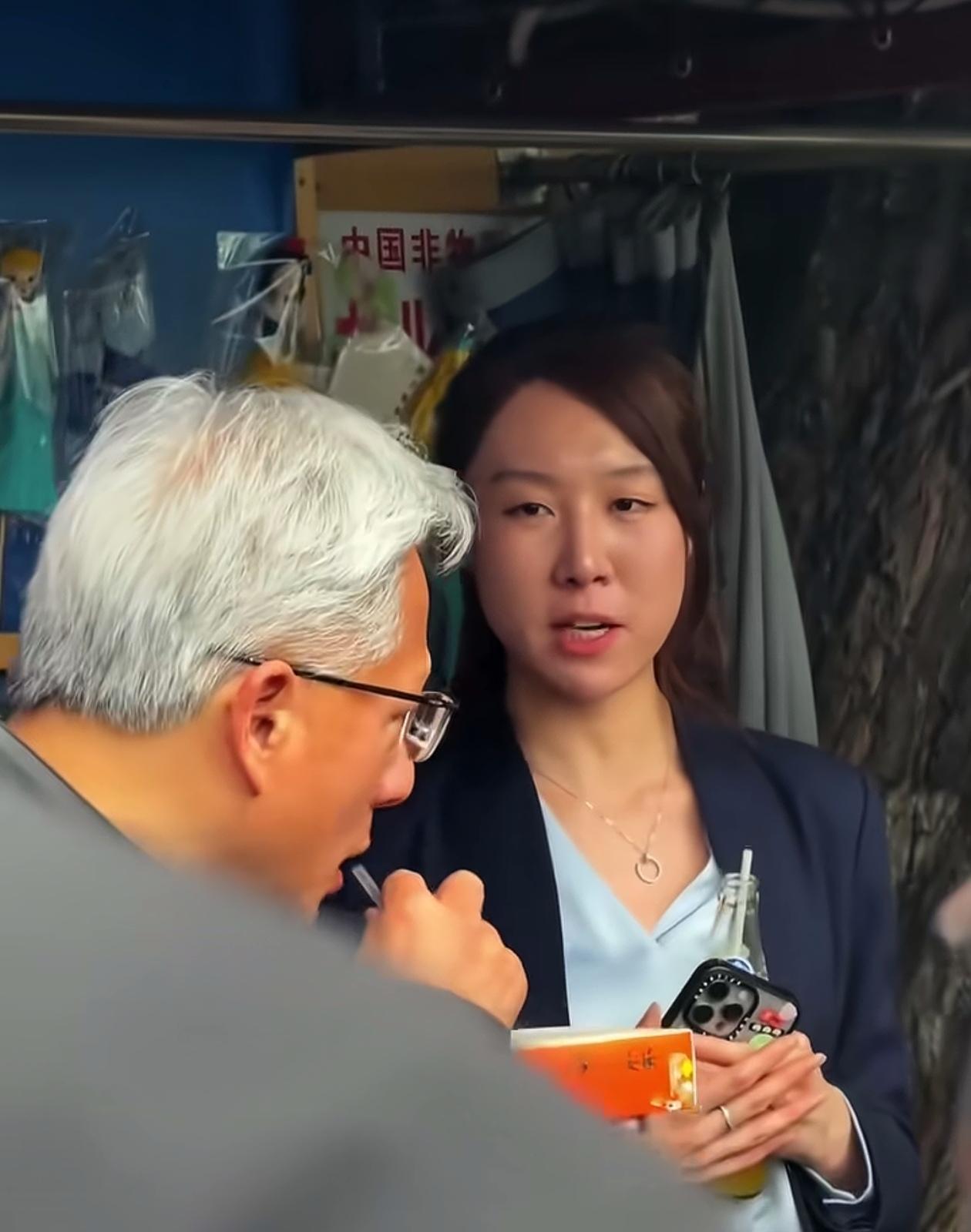 5月18日，在美国的网友公开了黄仁勋女助理身份，年薪125万美金，哈佛大学毕业！
