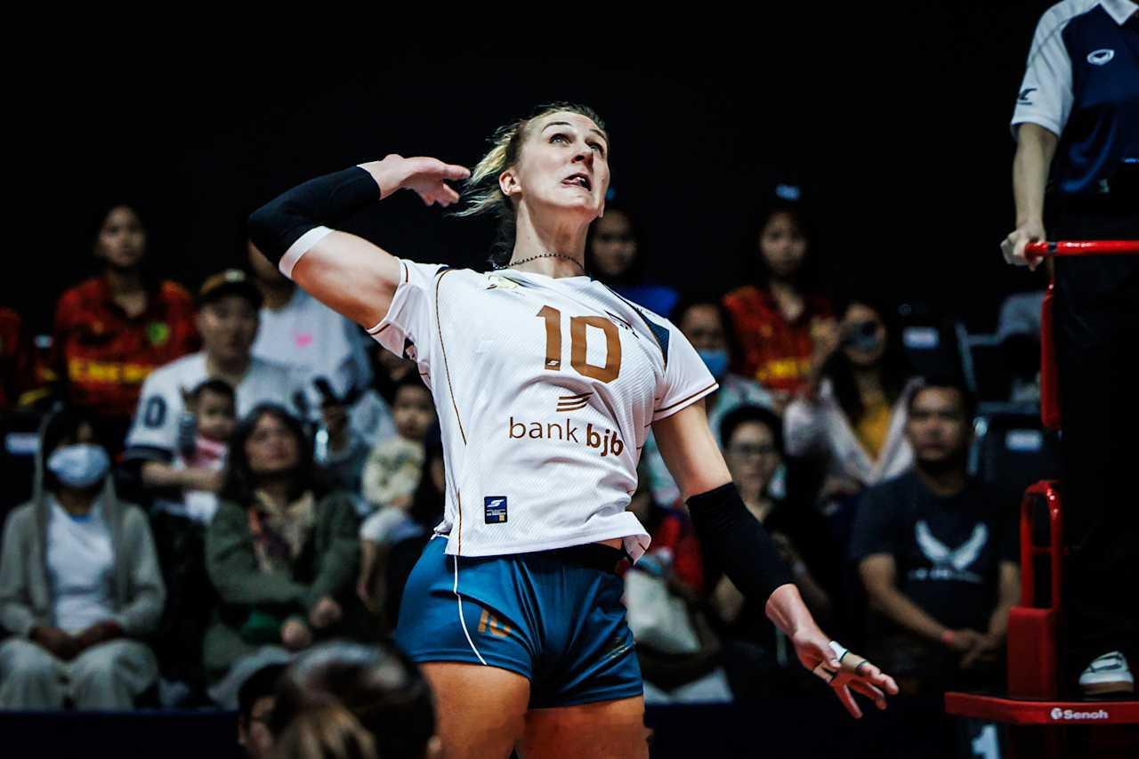 北京时间27日晚间，2026女排亚冠 四分之一决赛最后一场，泰国春武里至尊以3-