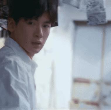 翟潇闻怎么和白敬亭共用一张脸？好像他南来北往的造型 