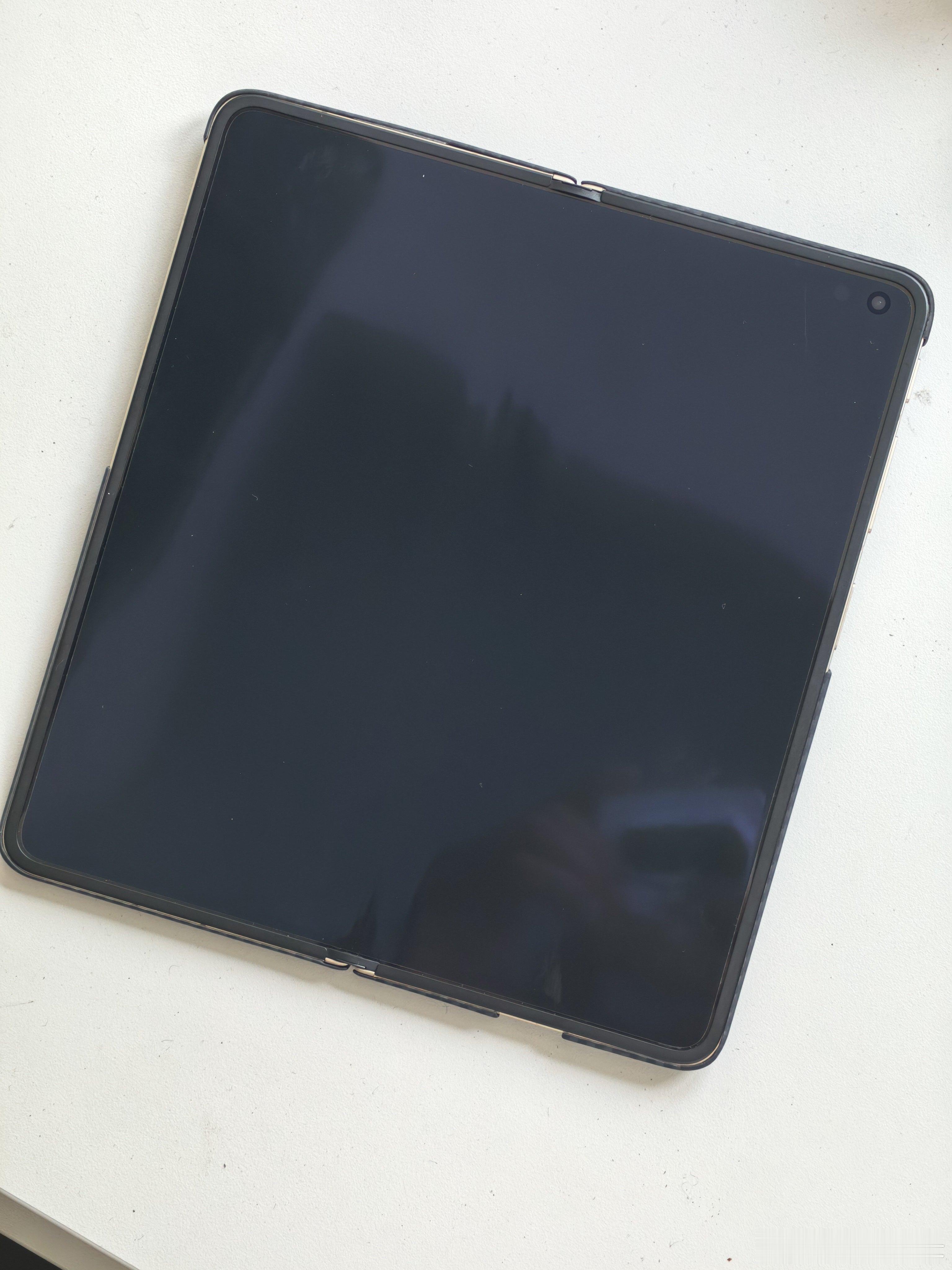 折叠屏折痕哪家控制得最好那肯定是OPPO Find N6了，我用了几个月，到现在