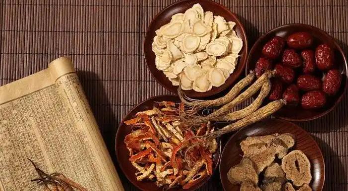 囊肿勿盲目使用虫药，介类软坚调理更为稳妥







常有朋友来咨询，调理囊肿