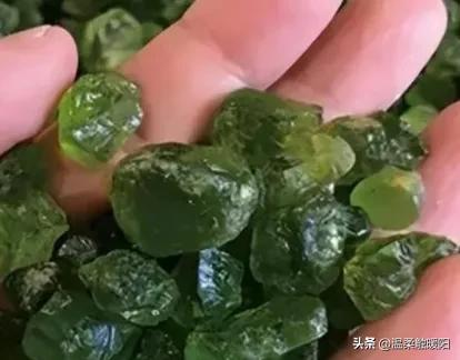 你说上交就上交？”2002年天津一男子花了10年，捡了600多块蛟河橄榄石，专家