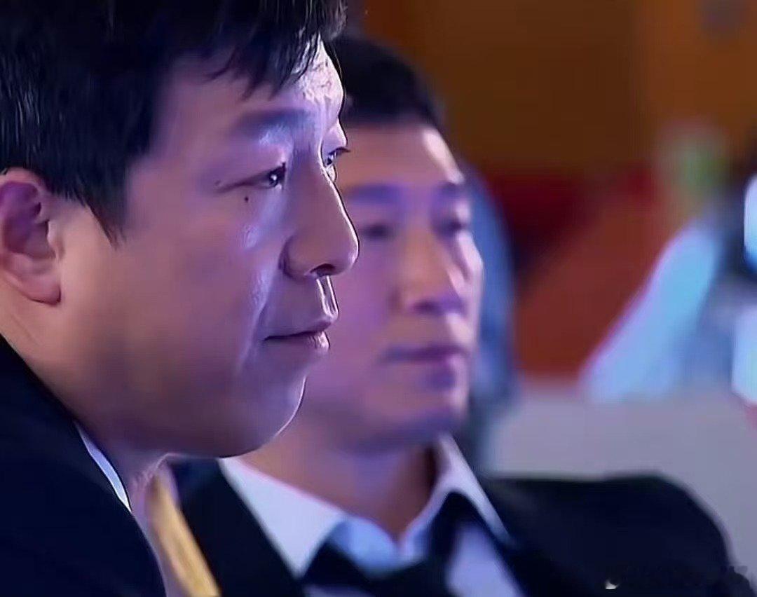 黄渤公认的神图全网收集黄渤神图，画风一半搞笑表情包一半帅气大片，反差感直接拉满，