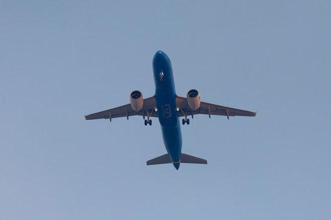 客机突然从万米高空极速下坠！罪魁祸首不是机械故障，不是操作失误，竟然是太阳在“发