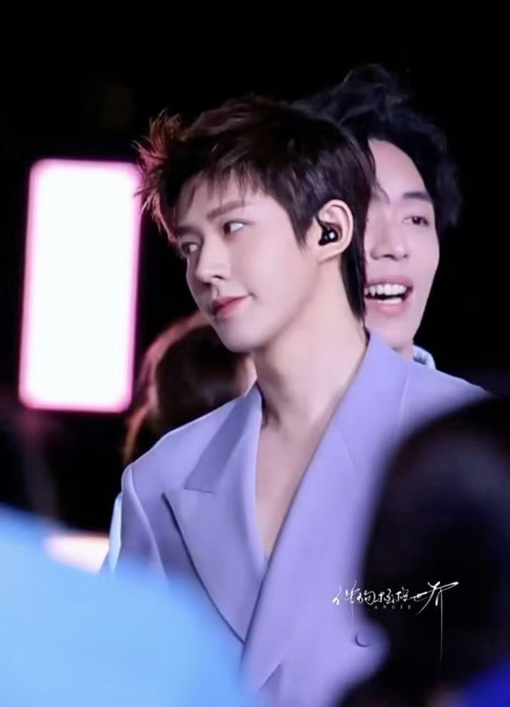 邓为首位超话发帖量破亿95生·恭喜邓为超话发帖量破1亿恭喜邓为成为首位超话发帖量