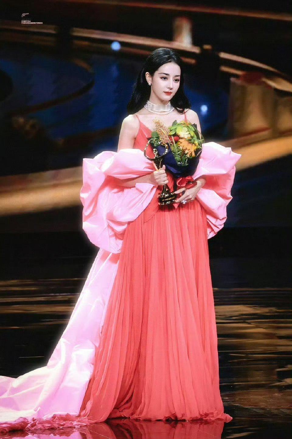 迪丽热巴给迪丽热巴的新年心意  「爱丽丝的画室」营业中 𝓨𝓸𝓾𝓵𝓲𝓼