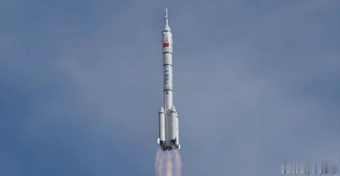 国内传来两个消息，国内还没啥反应，国外已经炸锅

一个消息：神舟二十号被撞出裂纹