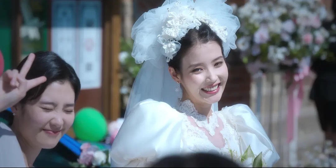 为什么视后不是iu，吴爱纯和梁金明都演很好，凭什么不是iu！！[融化]百想获奖名