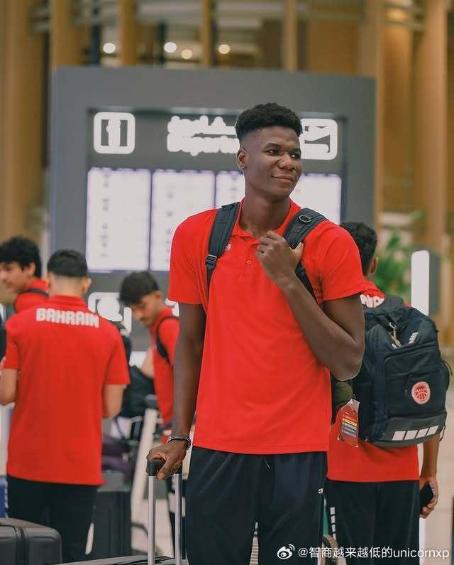 巴林U16出发启程前往蒙古参加亚青赛，阵中两位黑人内线均由篮协去年从尼日利亚引进