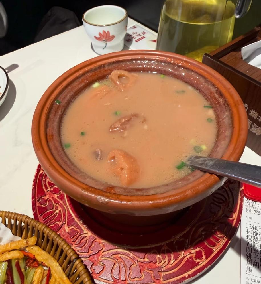 为啥湖北菜在上海就是火不起来？上海的湖北菜馆子存在感特别低，远比不上这几年爆火的