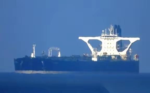 全世界都该给“贝拉1号”的船长送个锦旗。
真的，就四个字：戳破神话。
美军气势汹