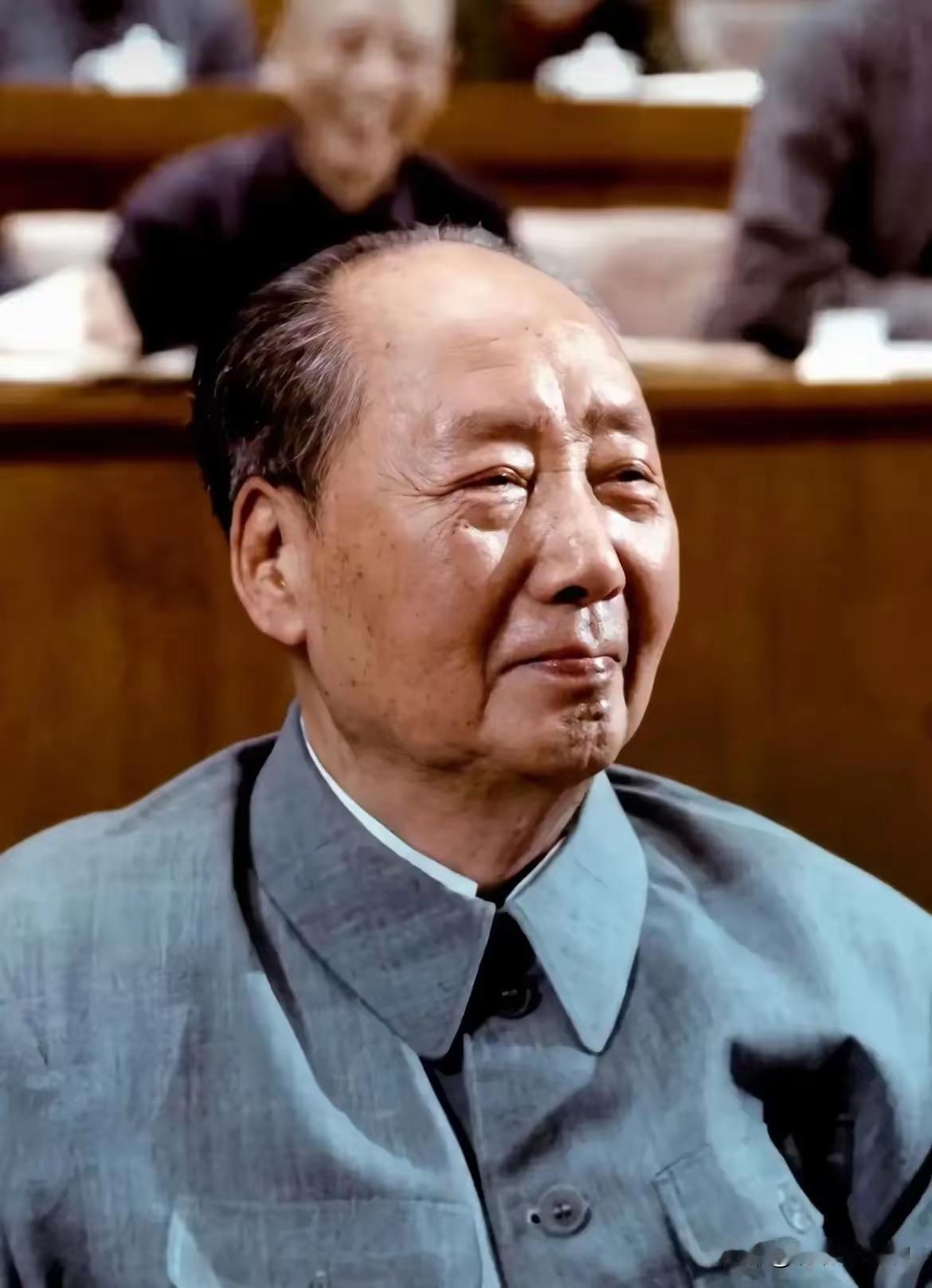 1973年十大闭幕，伟人9个字瞬间全场泪目
 
从教四十年，翻阅无数近代史料，最