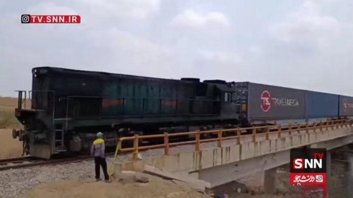 🔥🇮🇷🌉大新闻
伊朗当局宣布阿克亚拉的
“阿克特克汗”大桥恢复通车。
