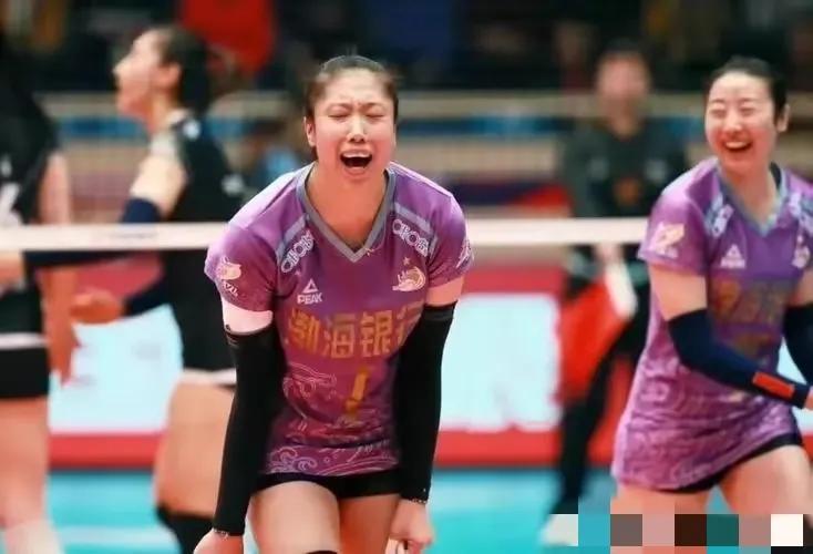 李盈莹主场发威，果然是世界级主攻。天津女排在客场以1：3输给了上海，这是联赛以来