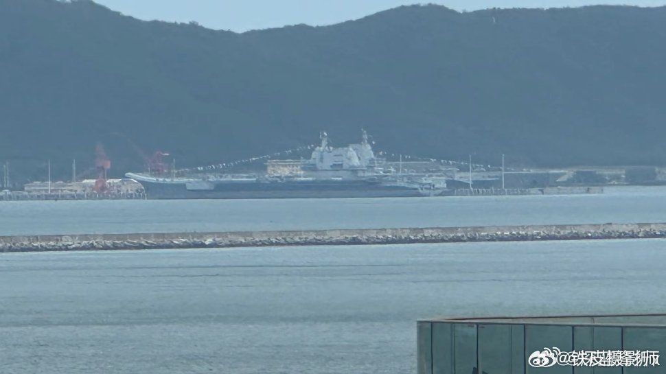 福建舰入役 18 刷好，已经满旗！今天 ...... 图源 ​​​​福建舰 ​​