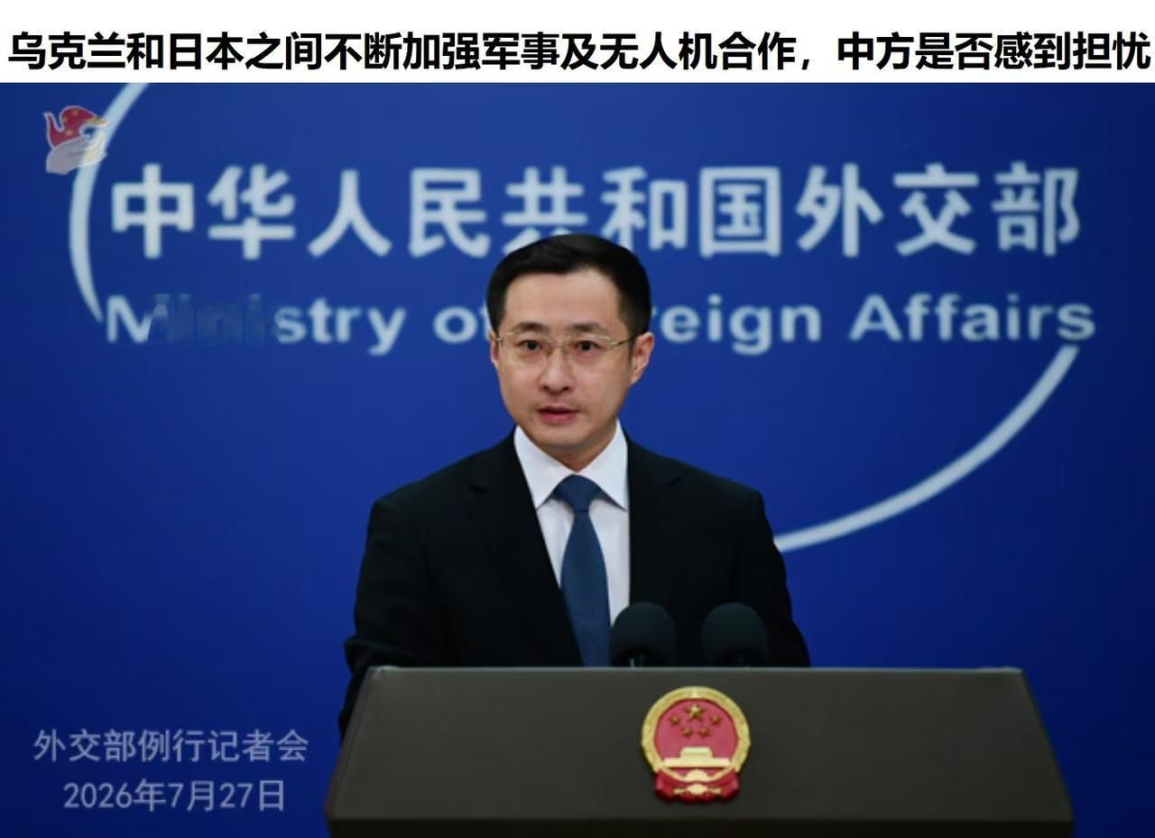 当今世界上，能够威名远扬，备受宠爱的领导人，
应该非乌克兰的泽连斯基莫属。
为什