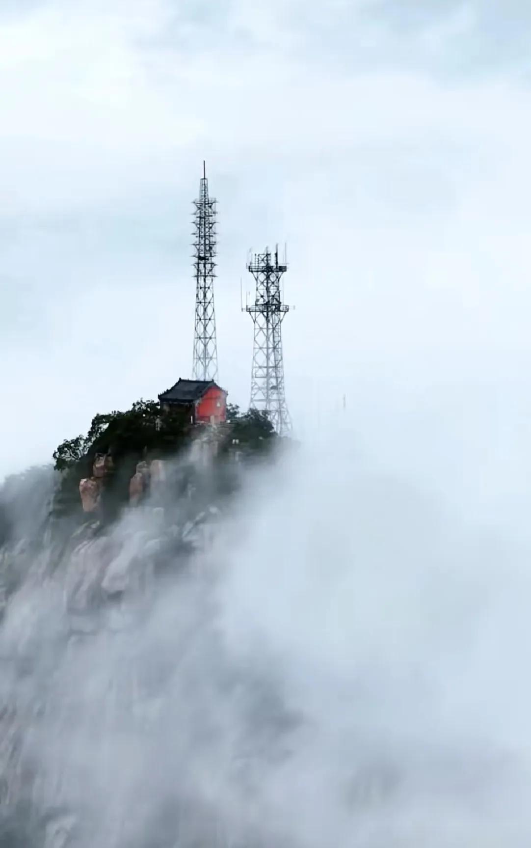 淄博人文地理（26）
这是淄博最高山峰一一鲁山。你知道它的海拔高度是多少米吗？