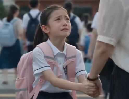 “让人心疼！”9月13日报道，浙江宁波，一女孩父母感情不好，总是因为女孩的事情争