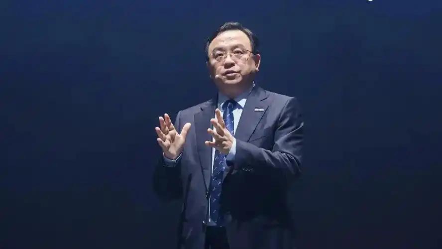 印菲攥住全球大半镍矿，就想卡中国脖子？可惜王传福早把牌桌掀了。
印尼和菲律宾可能