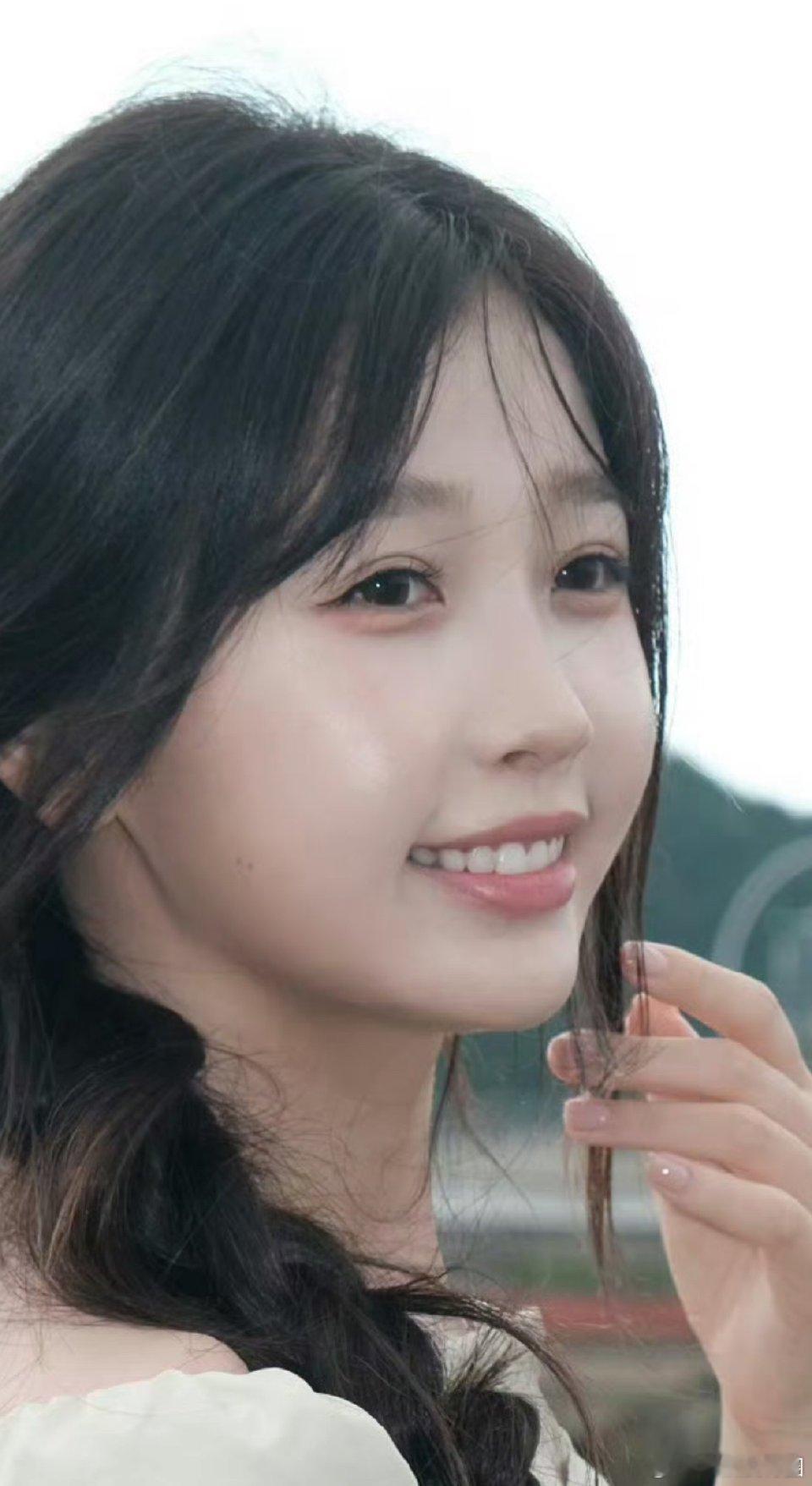 虞书欣[666][666][666]这皮肤状态这么好 被称作四普之首合理嘛？？ 