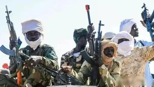 苏丹运输机坠毁，俄机组遇难，中国导弹碎片现身

2025年11月5日这天，在苏丹