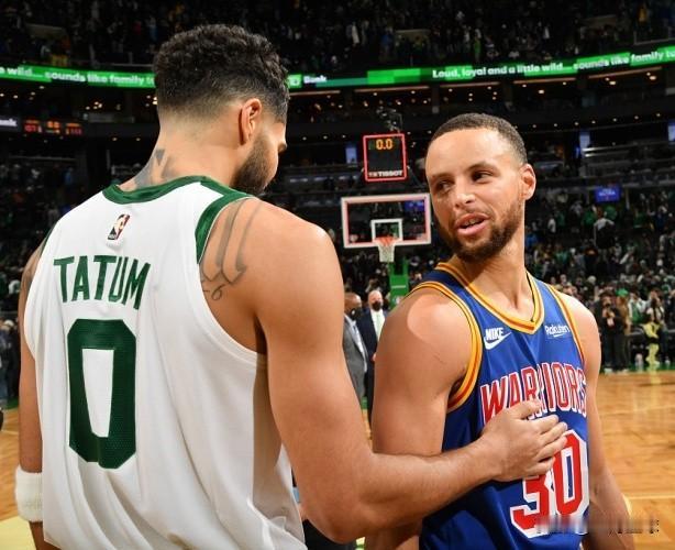 NBA下赛季薪水最高的10位球员：

1、库里——薪水6259万美元，38岁
2