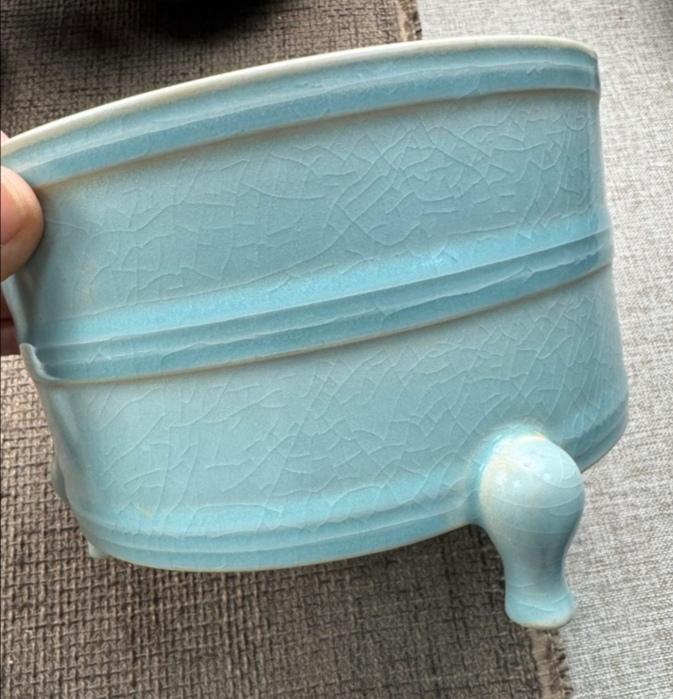 民间到底有没有宋官窑瓷器? 
民间有汝官哥钧定龙泉都有[灵光一闪][灵光一闪]