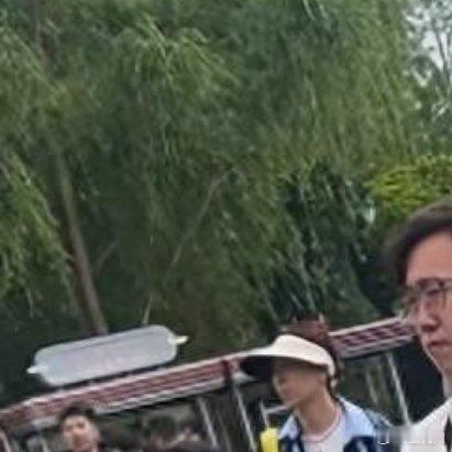 陈建斌6岁儿子正脸曝光，高鼻梁尖下巴像妈，蒋勤勤的基因没浪费 ​​​