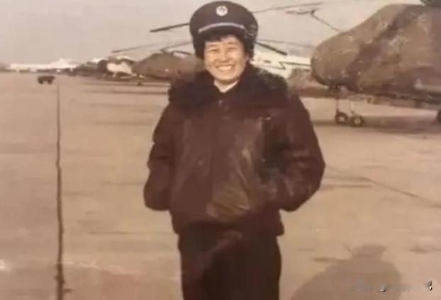 1964年，28岁女飞行员，被派往西北执行绝密任务，谁料，上飞机前，被人一把拉到